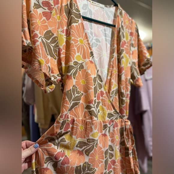 Marine Layer Emlyn Midi Floral Wrap Dress - Picture 4 of 9